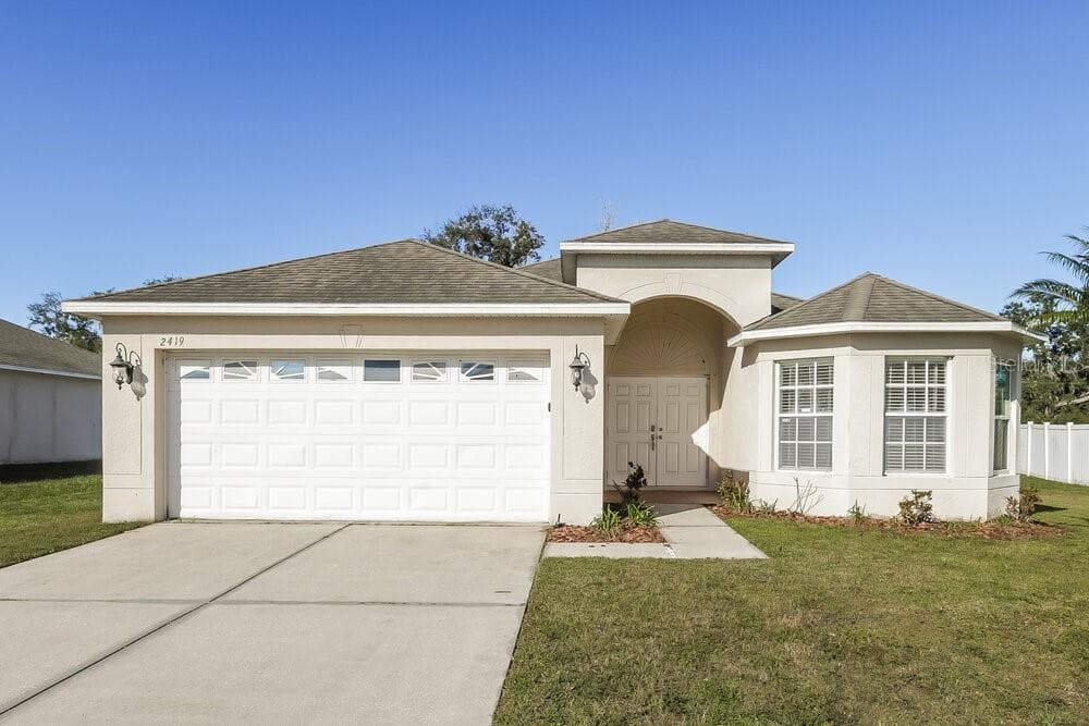 2419 HAMLET CIRCLE LAKELAND, FL 33810