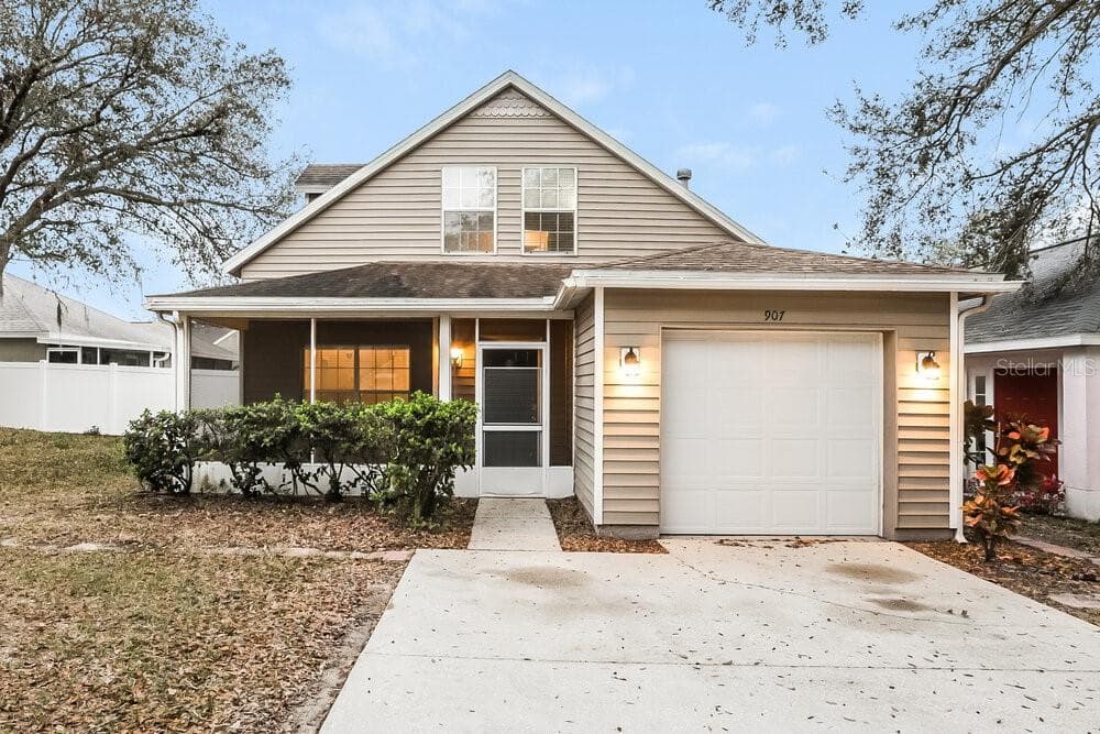 907 CAPE COD CIRCLE VALRICO, FL 33594