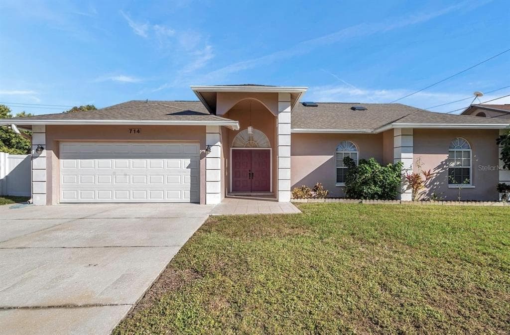 714 CHARLOTTE AVENUE TARPON SPRINGS, FL 34689