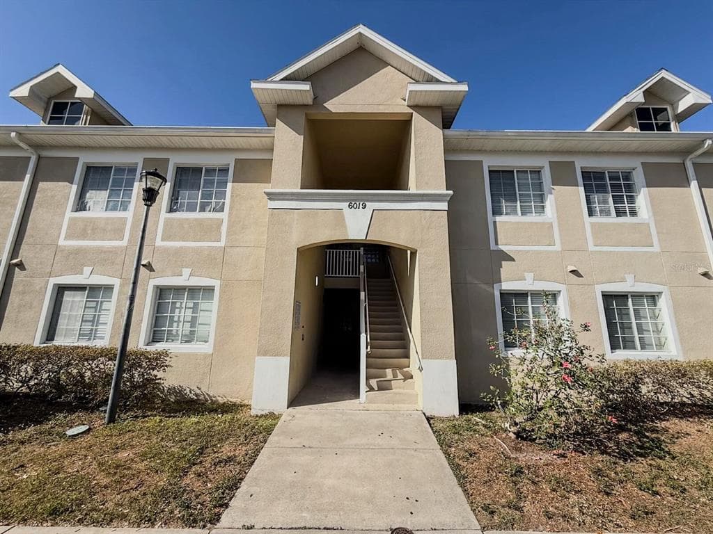 6019 PORTSDALE PLACE UNIT 202 RIVERVIEW, FL 33578