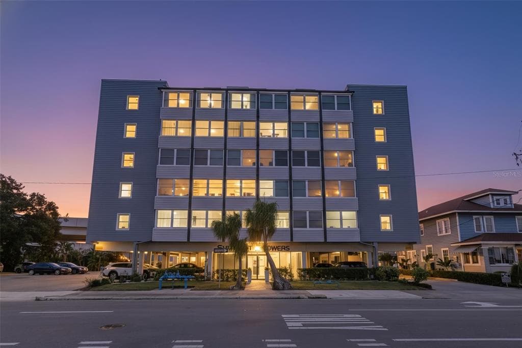 841 4TH AVENUE N UNIT 65 ST PETERSBURG, FL 33701