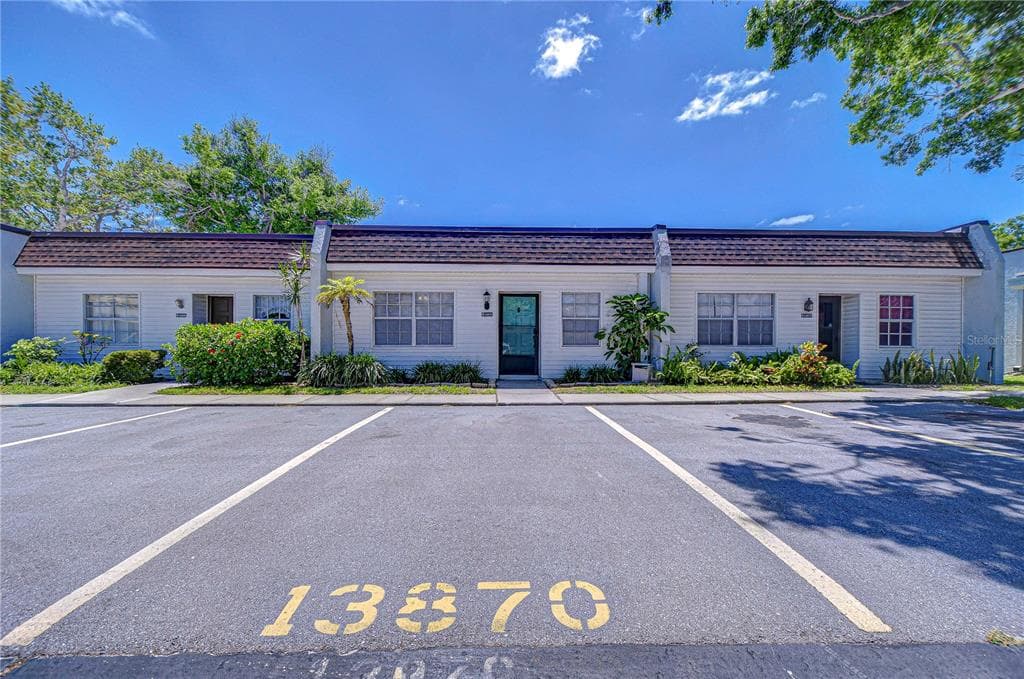13870 OAKWOOD LANE SEMINOLE, FL 33776