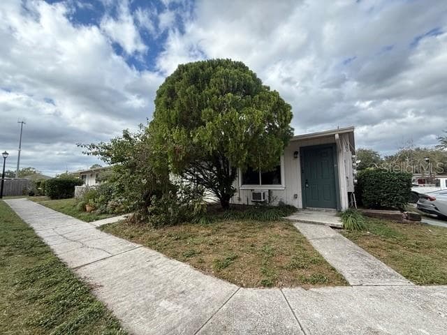 8528 CHANNELVIEW CIRCLE TAMPA, FL 33614
