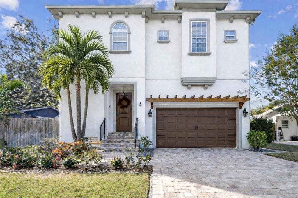 2808 W PEARL AVENUE TAMPA, FL 33611