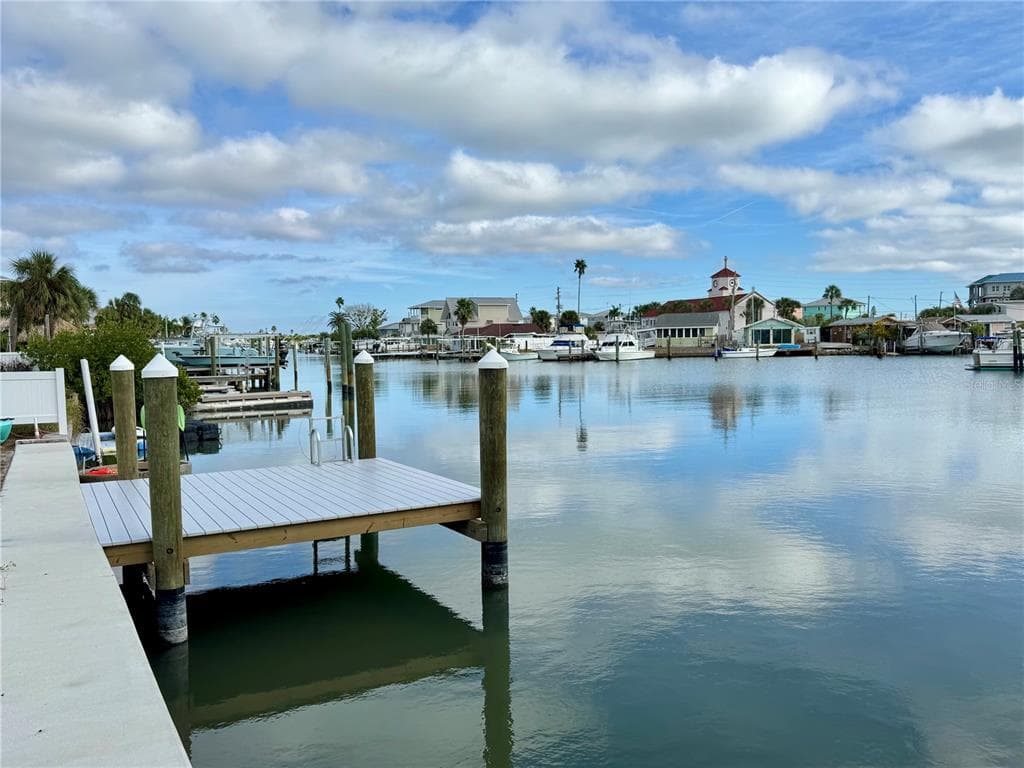 117 140TH AVENUE E UNIT A MADEIRA BEACH, FL 33708