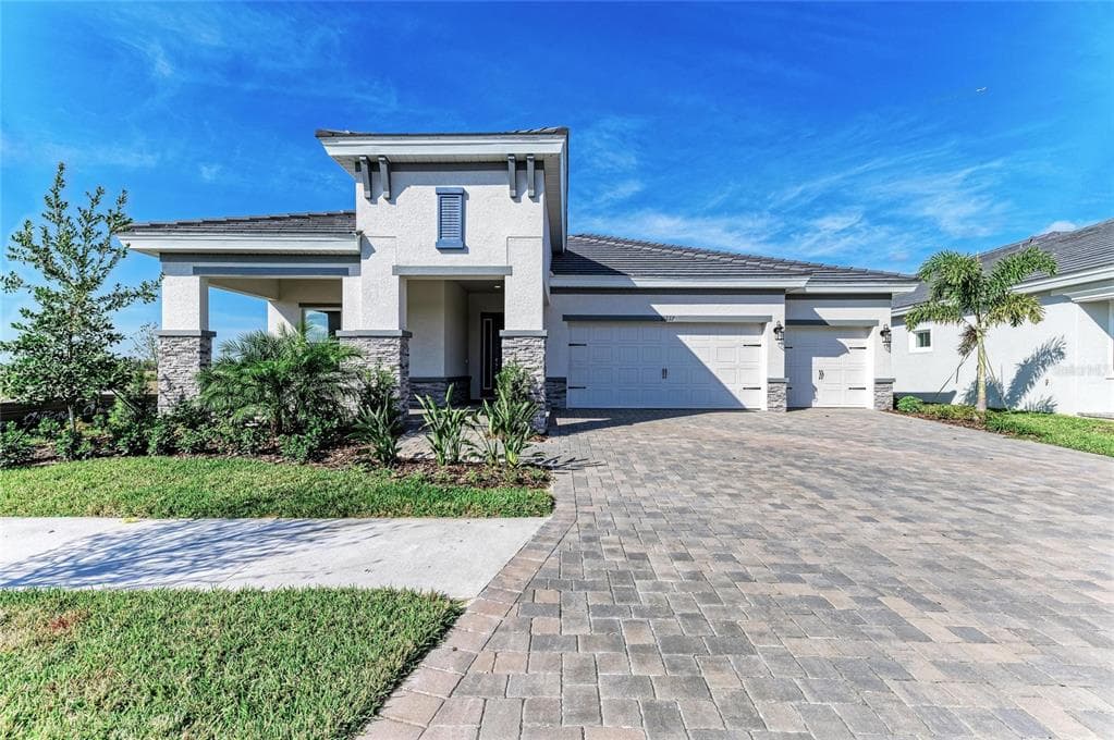 10227 LONGMEADOW AVENUE PARRISH, FL 34219