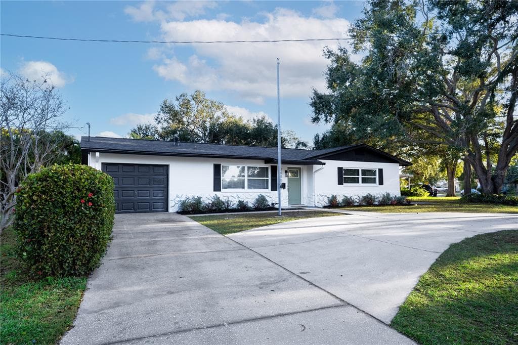 2050 67TH AVENUE N ST PETERSBURG, FL 33702