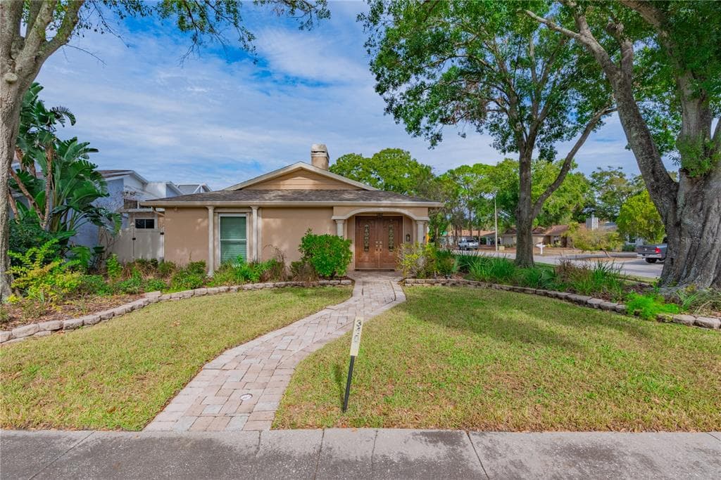 3401 PICO DRIVE TAMPA, FL 33614