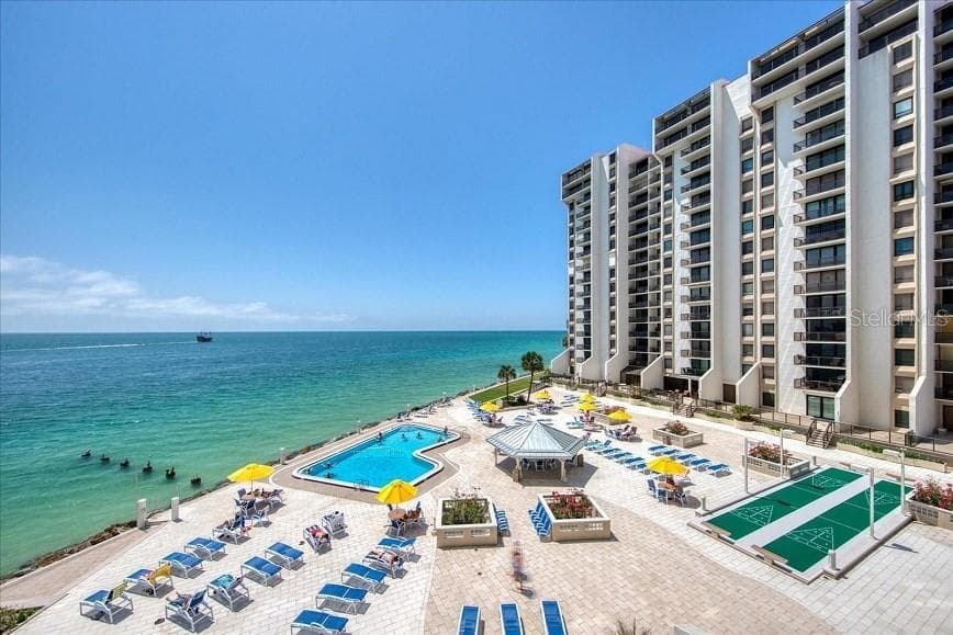 440 S GULFVIEW BOULEVARD UNIT 1004 CLEARWATER BEACH, FL 33767