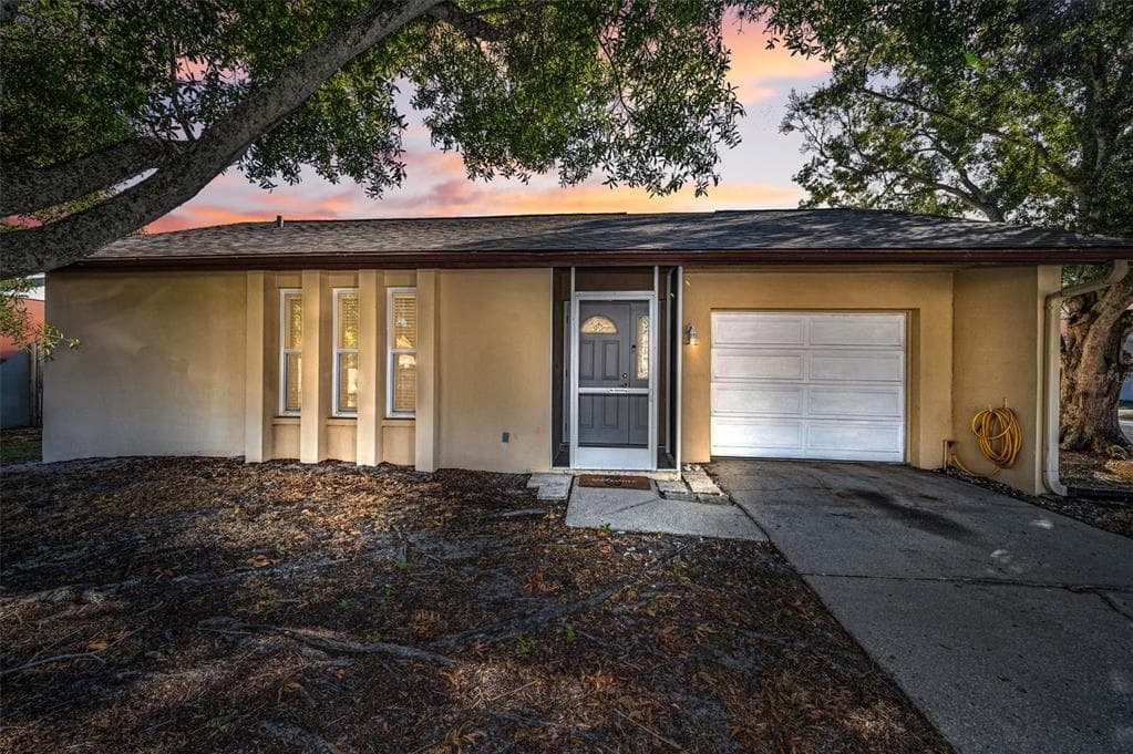 2017 SANTIAGO WAY S CLEARWATER, FL 33763