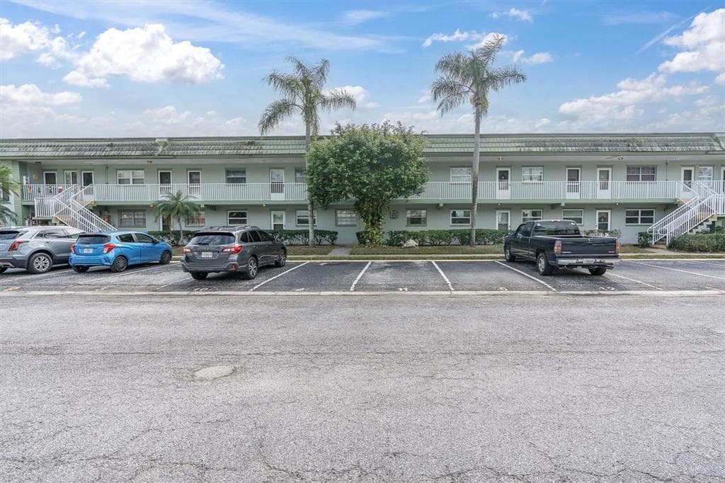 1433 S BELCHER ROAD UNIT B5 CLEARWATER, FL 33764