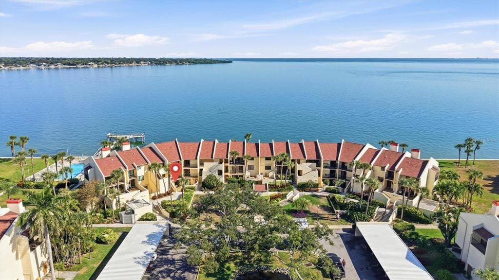 7520 SUNSHINE SKYWAY LANE S UNIT T19 ST PETERSBURG, FL 33711