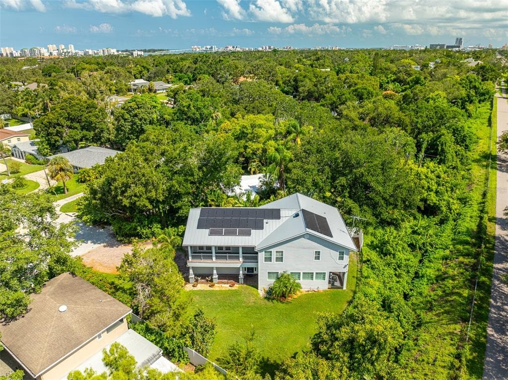 321 BARBARA CIRCLE BELLEAIR, FL 33756