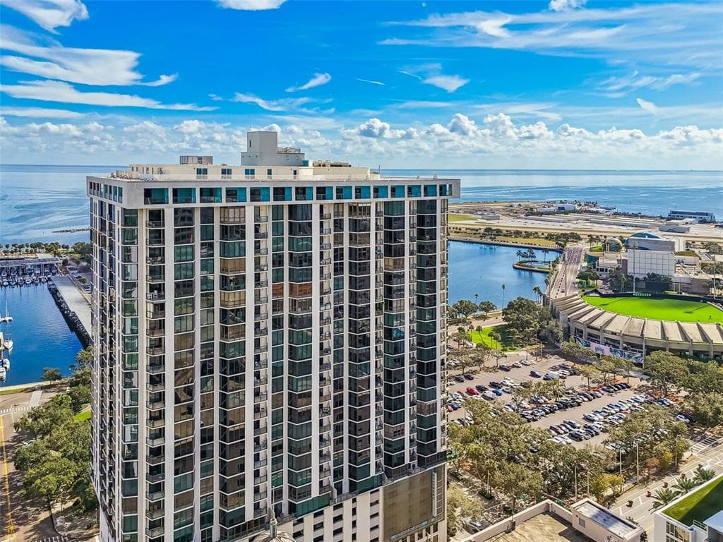 1 BEACH DRIVE SE UNIT 2008 ST PETERSBURG, FL 33701