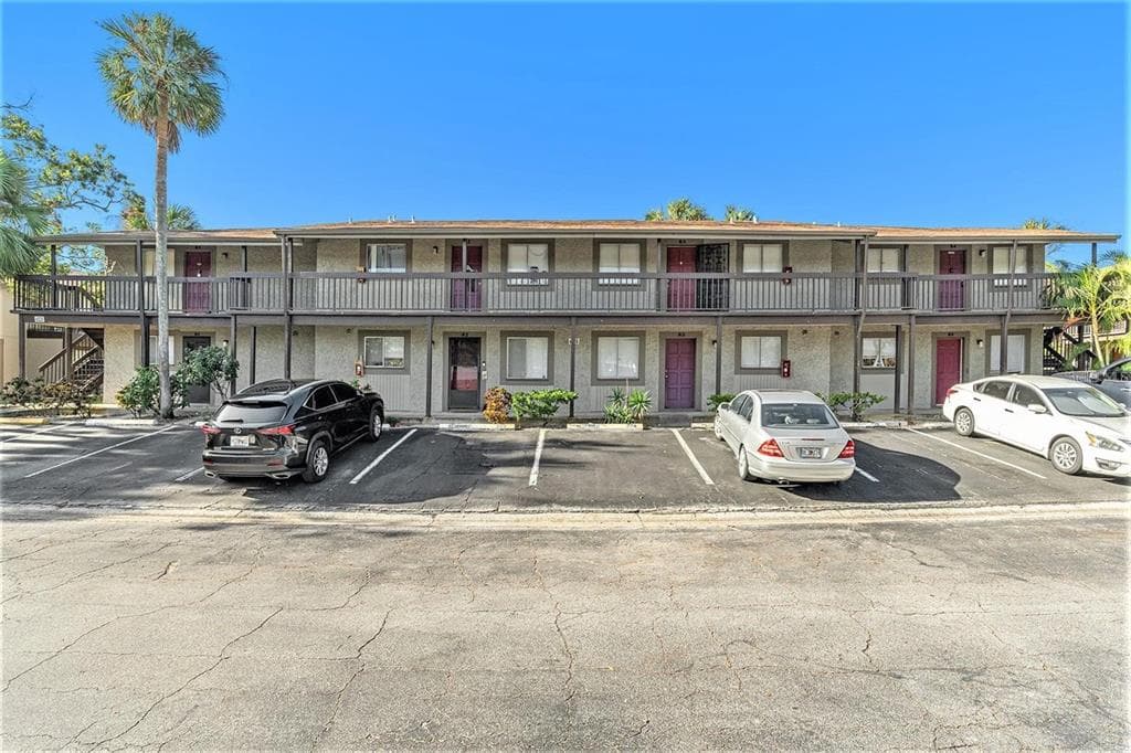 6328 NEWTOWN CIRCLE UNIT 28B3 TAMPA, FL 33615