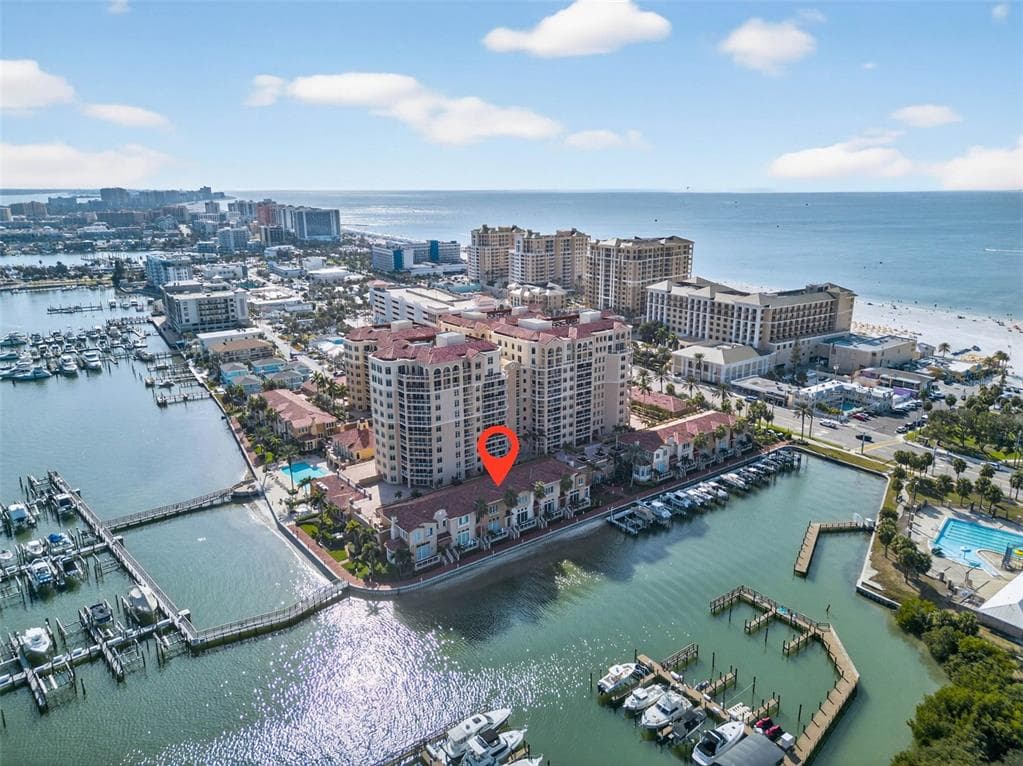 525 MANDALAY AVENUE UNIT 33 CLEARWATER BEACH, FL 33767