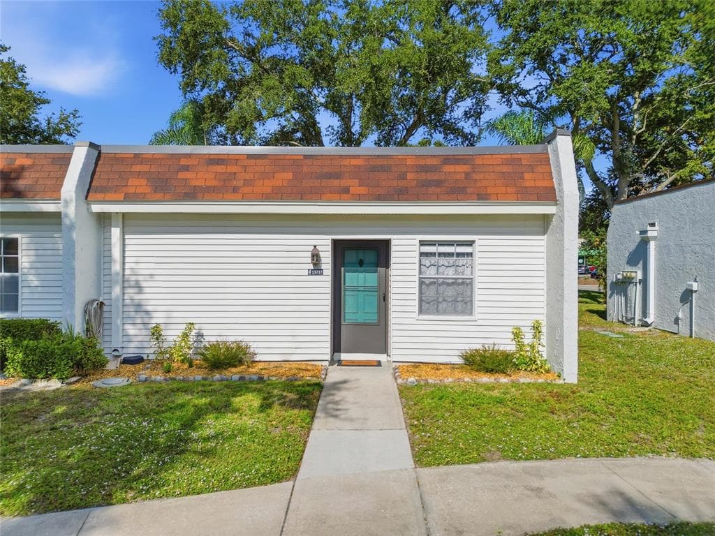 13717 MISSION OAKS BOULEVARD SEMINOLE, FL 33776