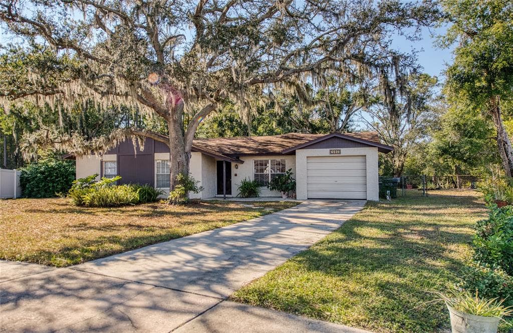 6521 SECREST COURT TAMPA, FL 33625