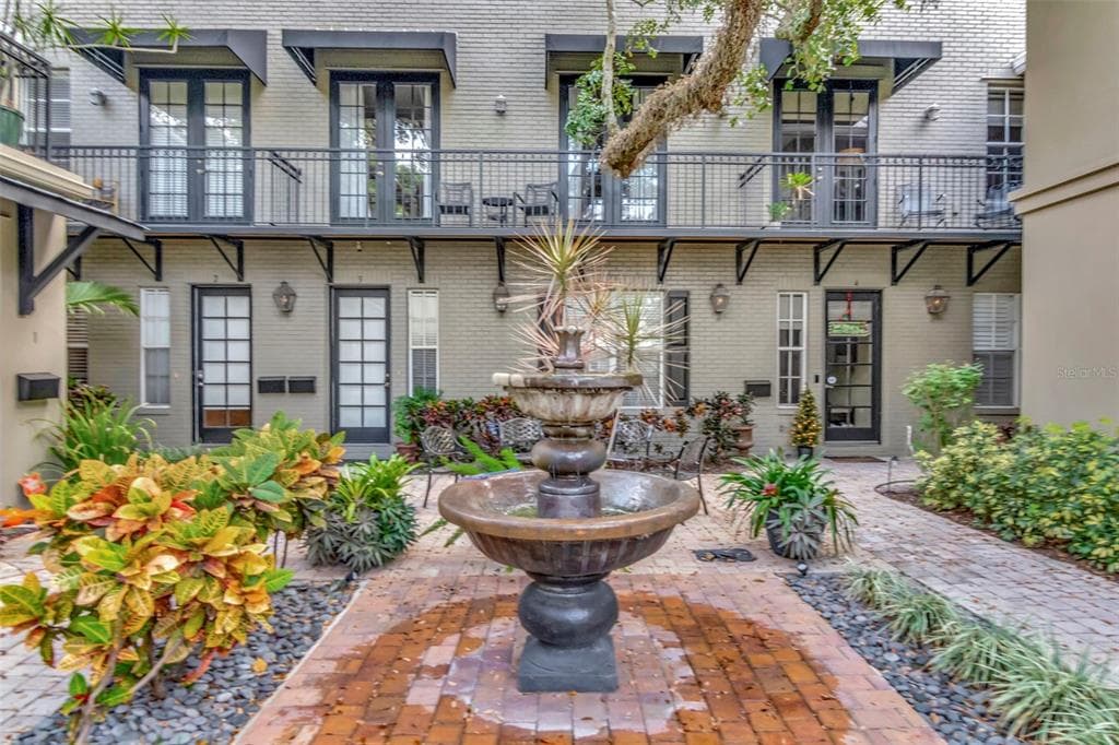1008 S MOODY AVENUE UNIT 2 TAMPA, FL 33629