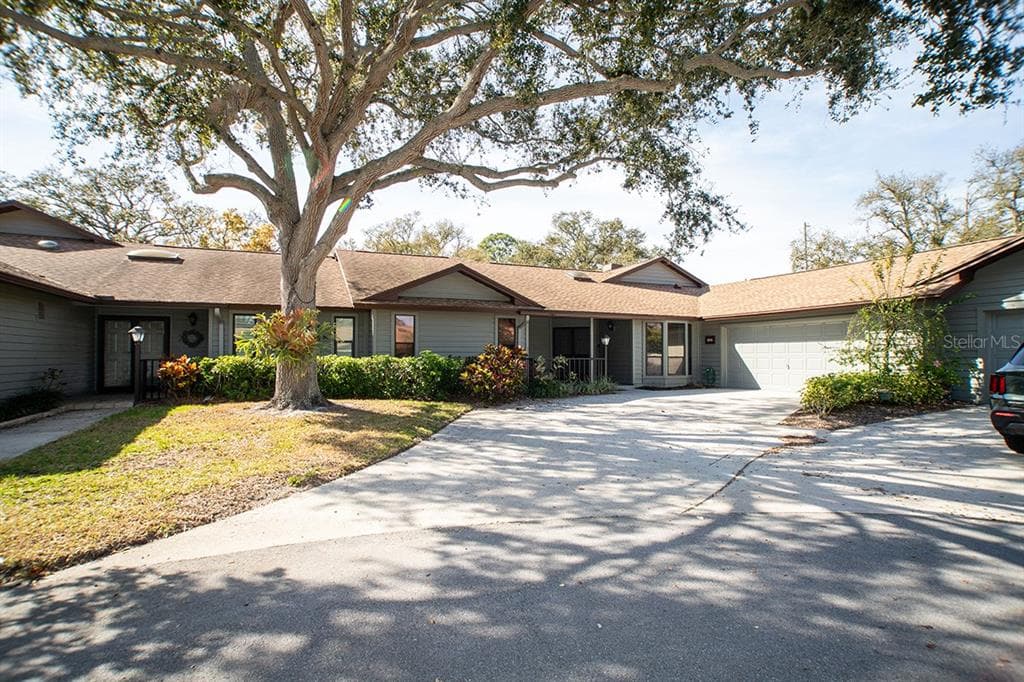 11711 RIDGEVIEW LANE SEMINOLE, FL 33772
