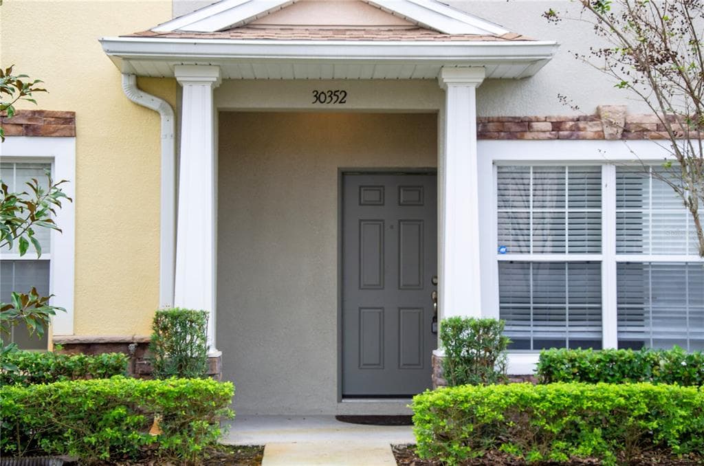 30352 ELDERWOOD DRIVE WESLEY CHAPEL, FL 33543