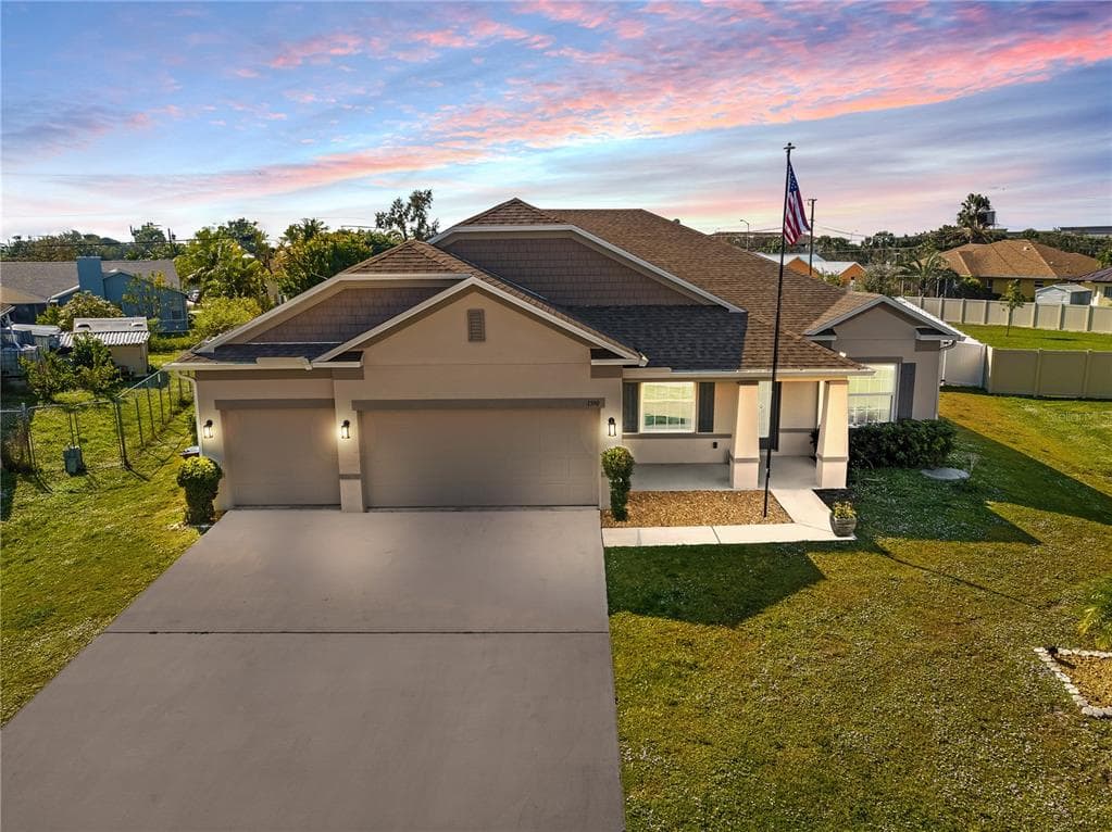 1590 SW MEDLEY LANE PORT ST LUCIE, FL 34953