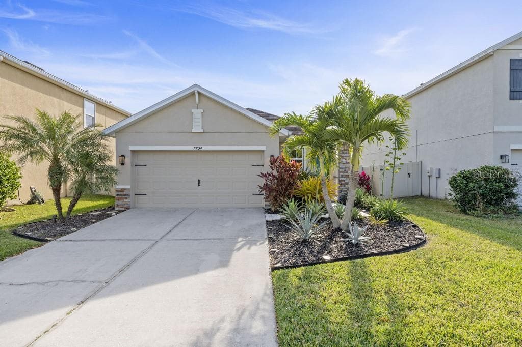 7754 TUSCAN BAY CIRCLE WESLEY CHAPEL, FL 33545