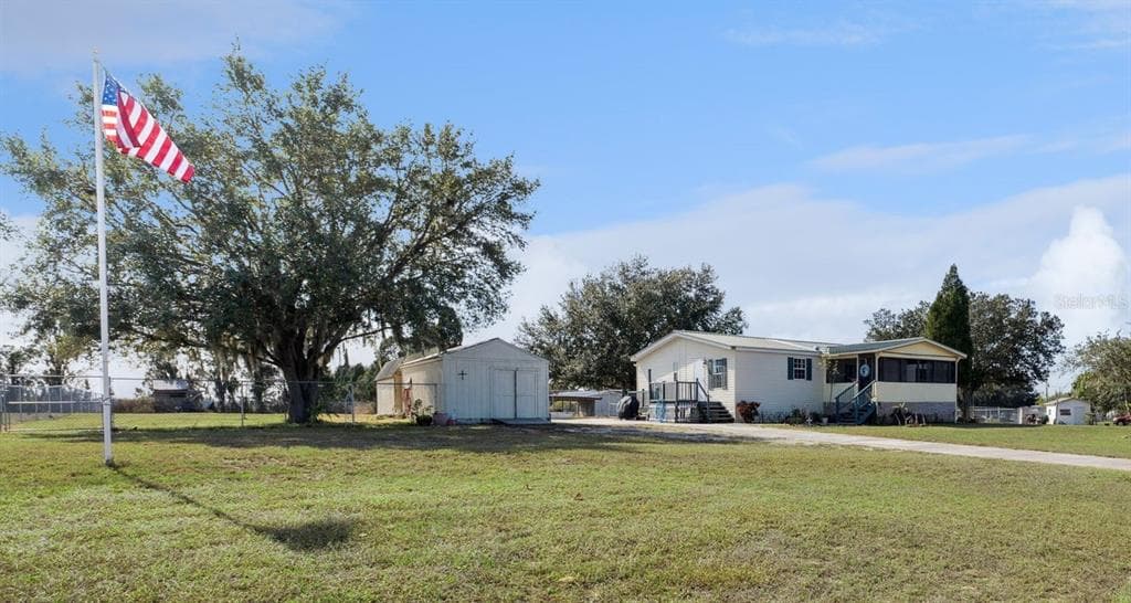 294 CESARA ESTATES LOOP MULBERRY, FL 33860