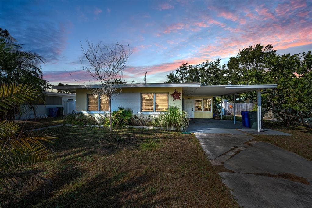 2476 CORONADO WAY DUNEDIN, FL 34698
