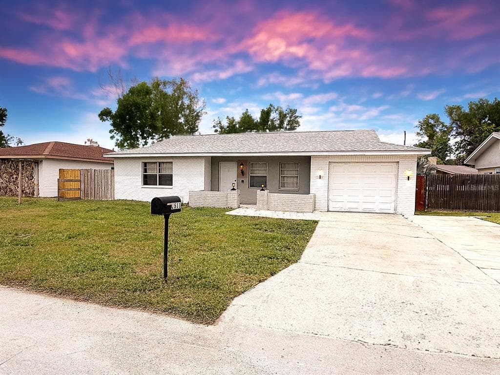 8611 LONGBOAT LANE