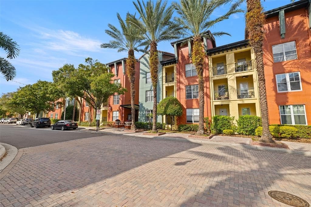 2402 W AZEELE STREET UNIT 431 TAMPA, FL 33609