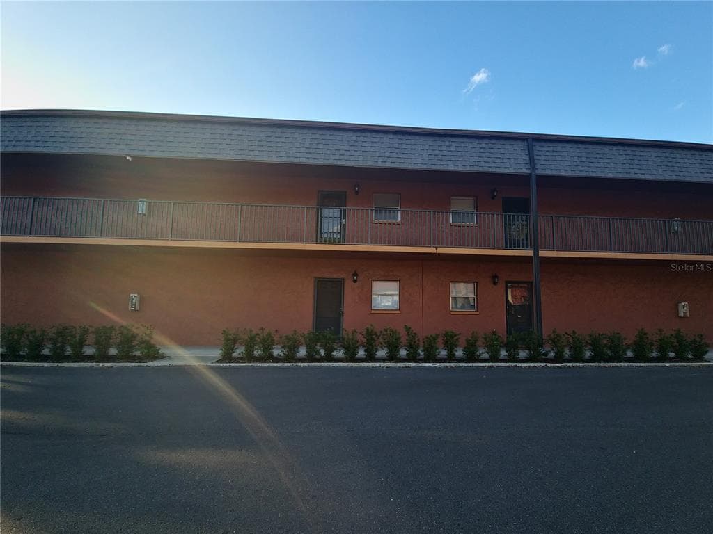 4805 ALT 19 UNIT 215 PALM HARBOR, FL 34683