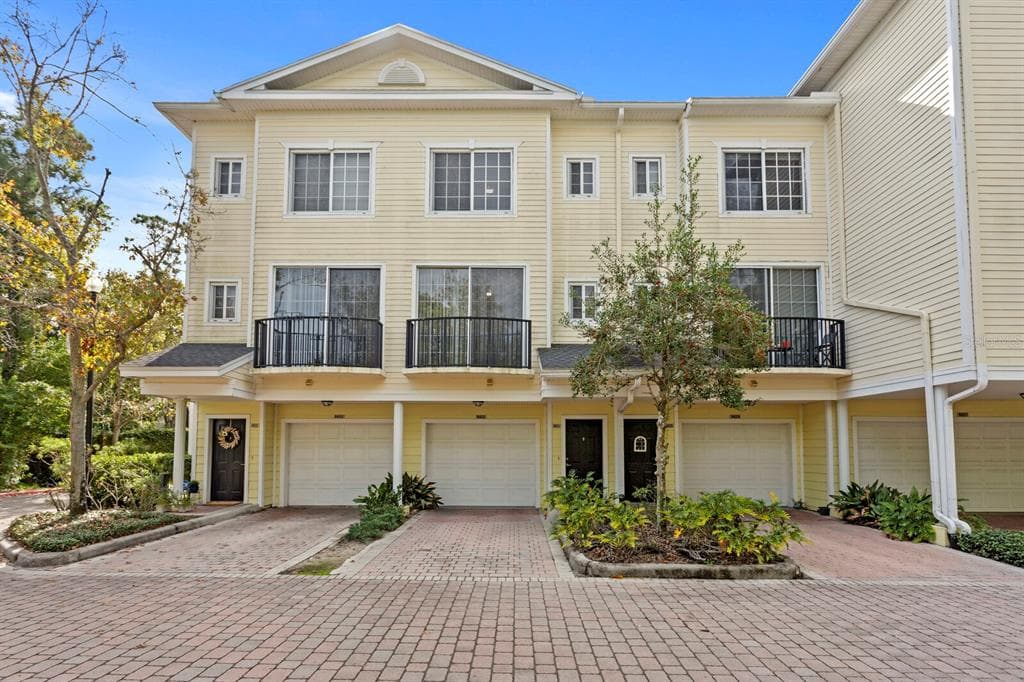 9831 MEADOW FIELD CIRCLE UNIT 9831 TAMPA, FL 33626
