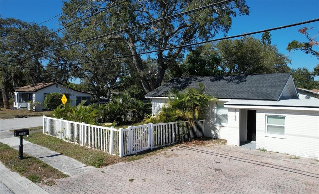 1166 WOODLAWN STREET CLEARWATER, FL 33756