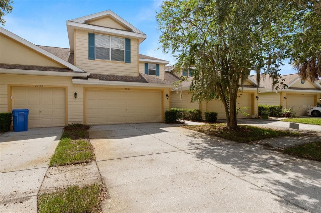 20304 NOBLE OAK PLACE TAMPA, FL 33647