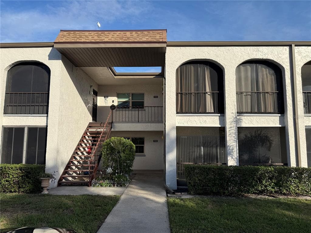 7701 STARKEY ROAD UNIT 703 SEMINOLE, FL 33777