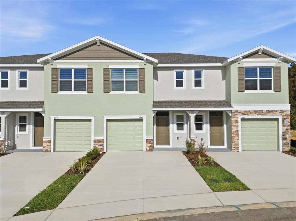 32497 MIDSUMMER NIGHT LANE WESLEY CHAPEL, FL 33543