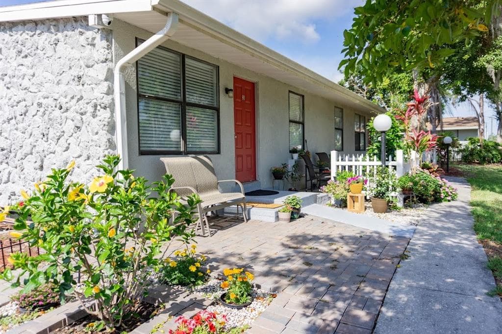1400 STRAWBERRY PLACE UNIT 6 PLANT CITY, FL 33563