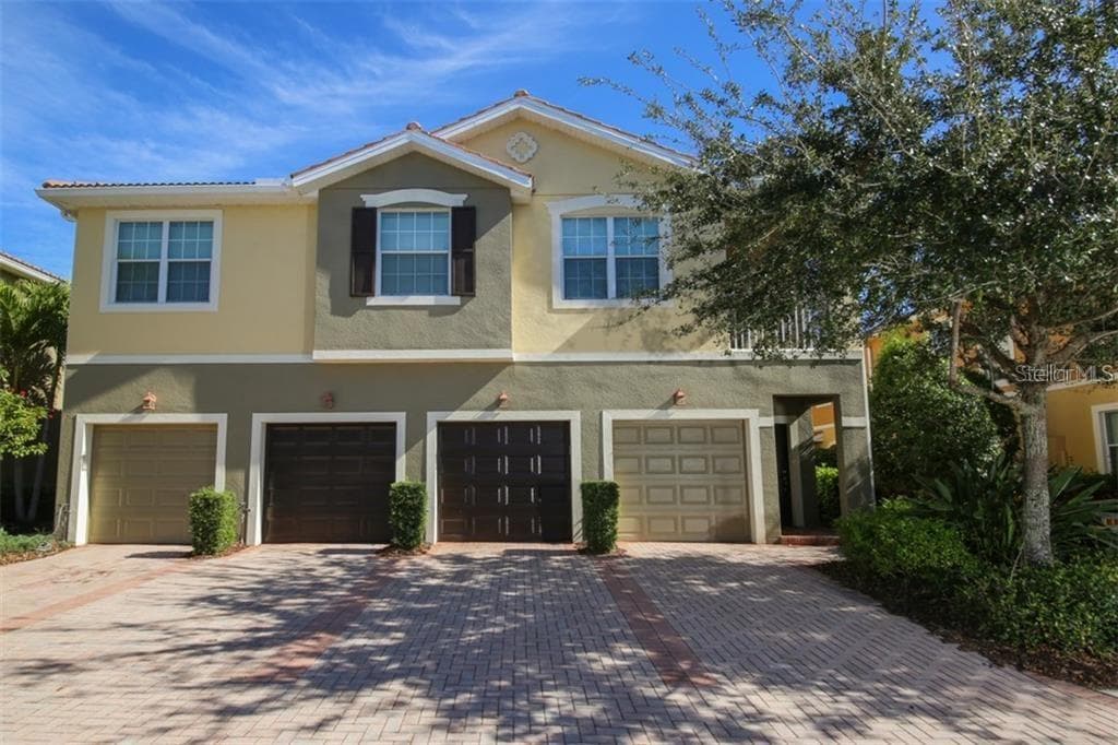 7954 MOONSTONE DRIVE UNIT 3-204 SARASOTA, FL 34233