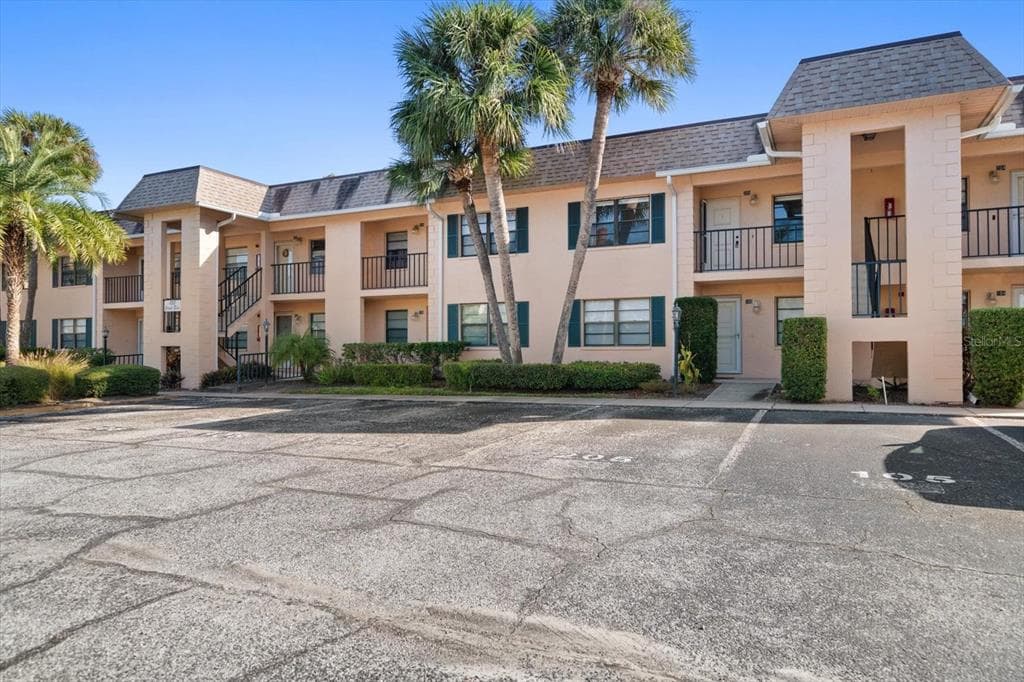 100 GRAND BOULEVARD UNIT 205 TARPON SPRINGS, FL 34689