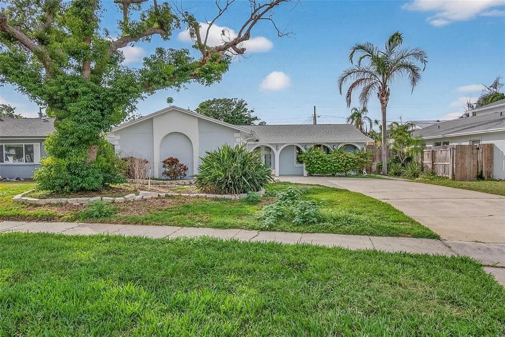 5630 VENETIAN BOULEVARD NE ST PETERSBURG, FL 33703