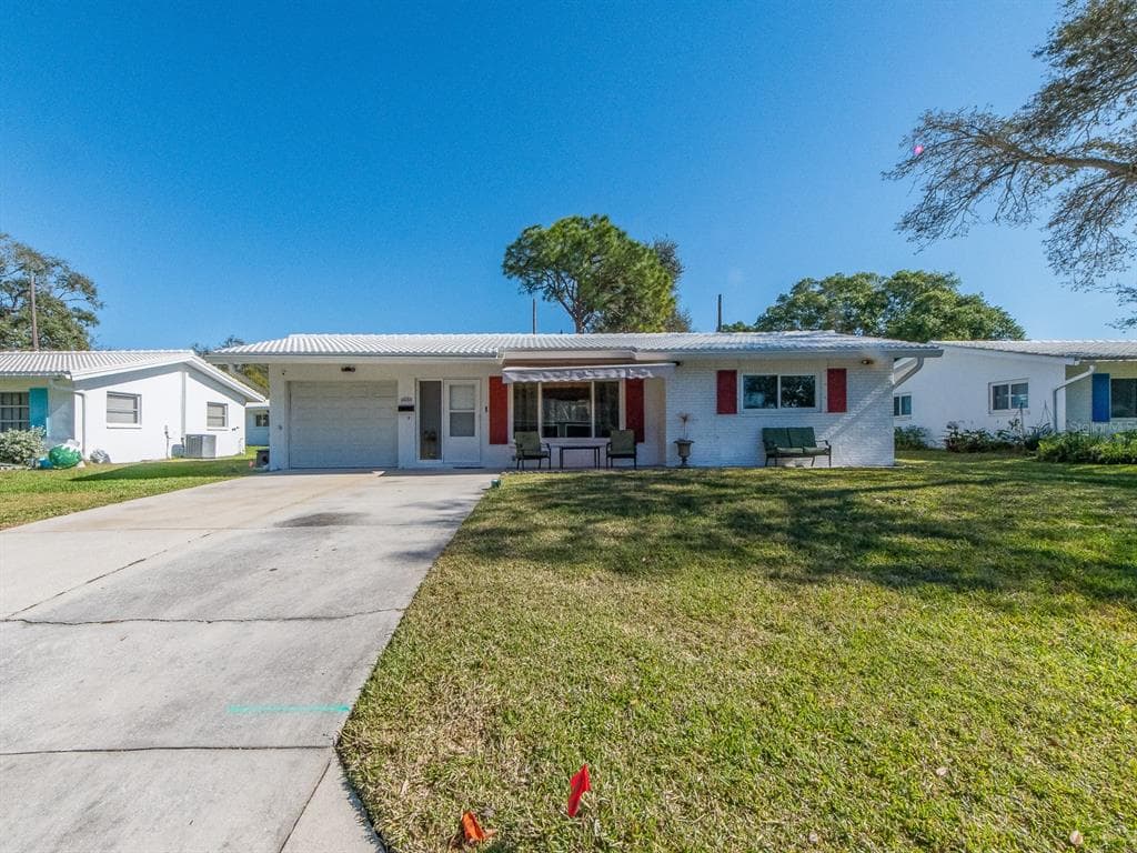8657 143RD STREET SEMINOLE, FL 33776