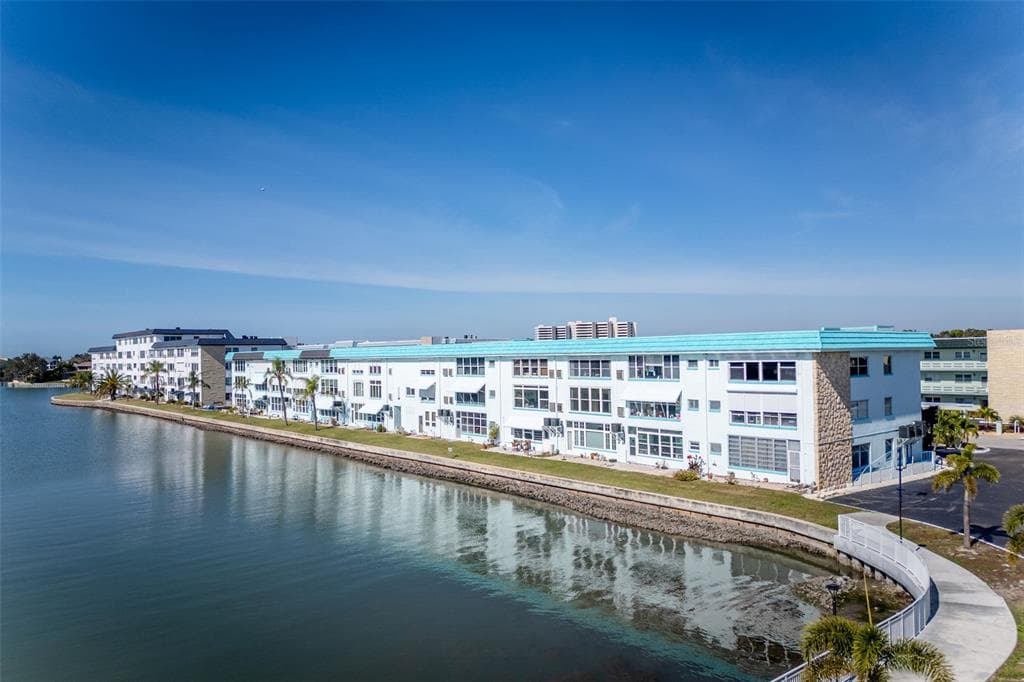 5940 30TH AVENUE S UNIT 209