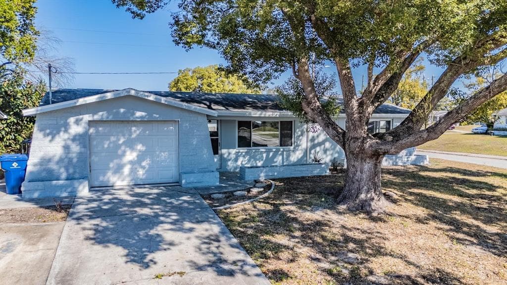 5209 BEACON HILL DRIVE NEW PORT RICHEY, FL 34652