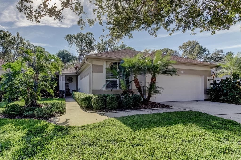 12110 GLENCLIFF CIRCLE TAMPA, FL 33626