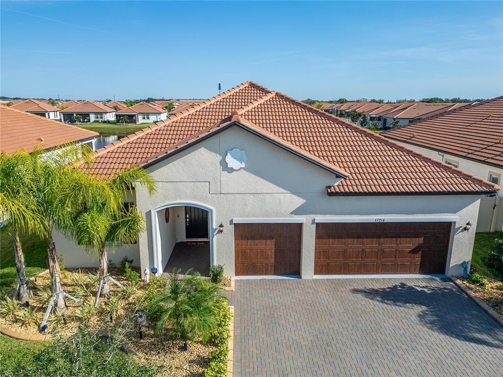 17216 SCUBA CREST STREET WIMAUMA, FL 33598