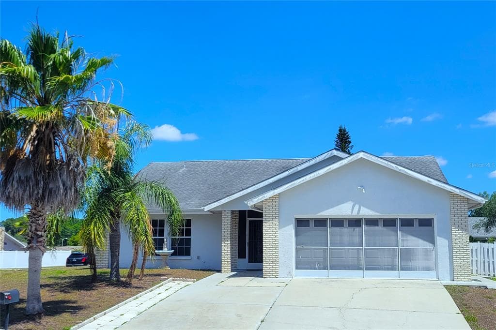 18664 WHITE PINE CIRCLE