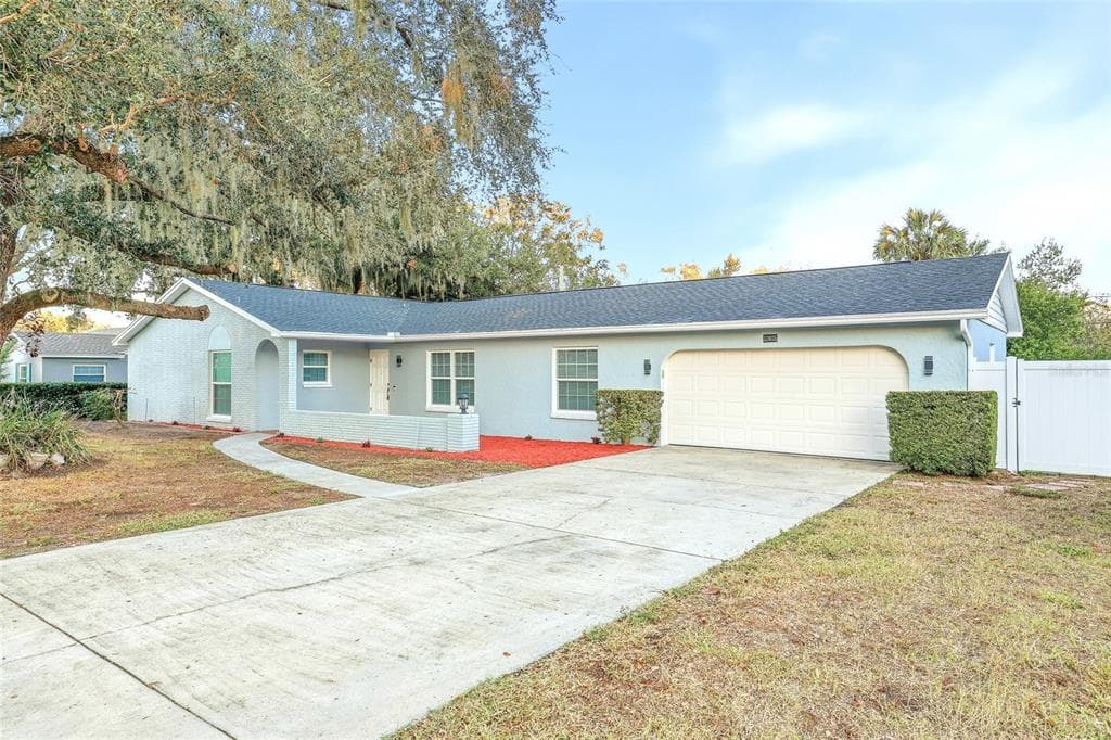 10905 KEWANEE DRIVE TEMPLE TERRACE, FL 33617