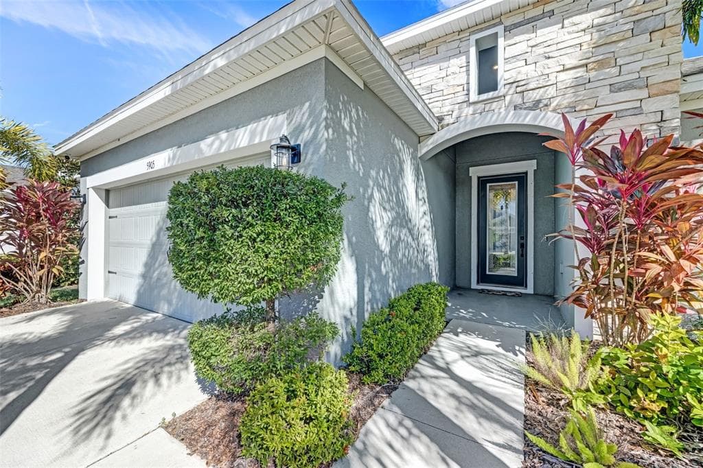 5905 SILVER SUN DRIVE APOLLO BEACH, FL 33572