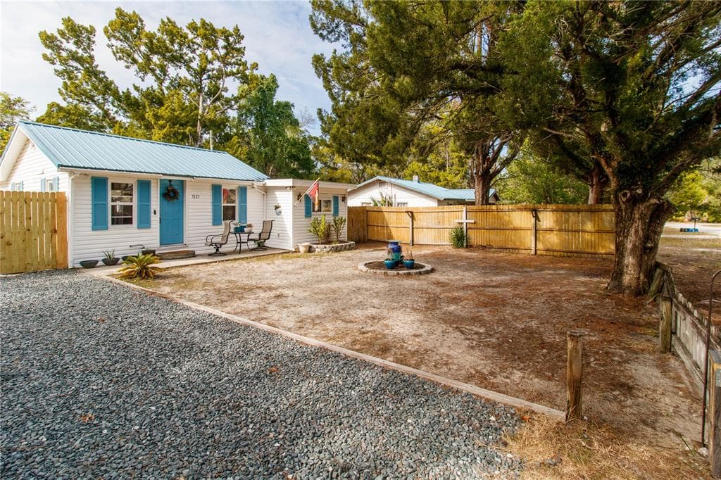 5127 YEARLING AVENUE WEEKI WACHEE, FL 34607